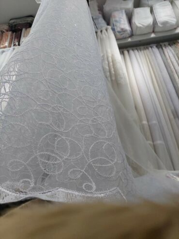 Posteljina: 👌Zavese od debljeg tila sa vezom na njemu, perfektnog kroja i izgleda — 6