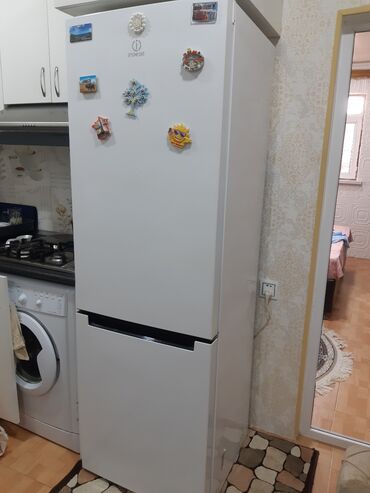 soyu: Б/у 2 двери Indesit Холодильник Продажа, цвет - Белый