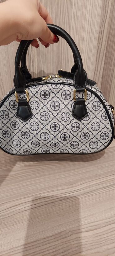 sebilife firmasi: Tory Burch markasi, sumka yenidi istifade olunmayib, A klass. 50 azn