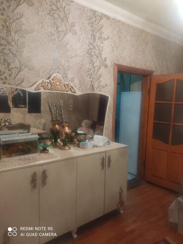 Digər xidmətlər: 20 yanvar ərazisində yeni tikilidə 2/16 mərtəbəsində 2 otağlı təmirli — 10