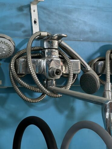 кран для душ: Смеситель для ванны/душа с душевым комплектом - Тип: настенный