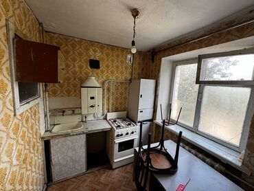 куплю дом токмоке: 2 комнаты, 48 м², 3 этаж, Старый ремонт