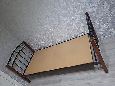 lövhə ayaqlı: İşlənmiş, Təknəfərlik çarpayı, Bazasız, Matrassız, Siyirməsiz — 1