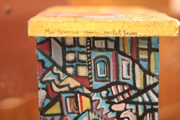 Ostali kućni dekor: Synthetic City Klupica 43x20x33 dimenzije autor Mare Stefanovski — 5