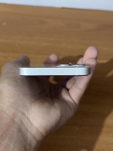 Apple iPhone: IPhone 13, Б/у, 256 ГБ, Белый, Чехол, 76 % — 7