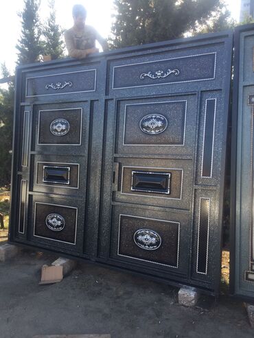 Həyət darvazaları: Istənilən növdə, istənilən ölçüdə dəmir darvazaların nağd və kreditlə — 24