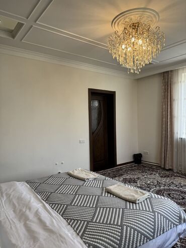 Посуточная аренда домов: 110 м², 3 комнаты, Утепленный, Теплый пол, Парковка — 3