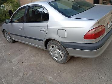 Toyota: Toyota Avensis: 2001 г., 1.6 л, Механика, Бензин, Седан — 4
