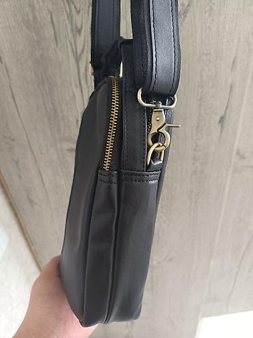 Барсетки: Продаю Барсетку из натуральной кожи покупал 6500 сом ручная работа — 7