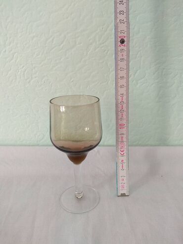 Другие товары для кухни: Продаю: 1. Пивной бокал. Объём 0,5 л. Цена 150 сом; 2. Пивная кружка — 8