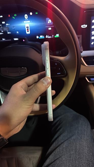 iphone 13 max: IPhone 17 Pro Max, Matte Silver, Zəmanət, Barmaq izi, Simsiz şarj — 2