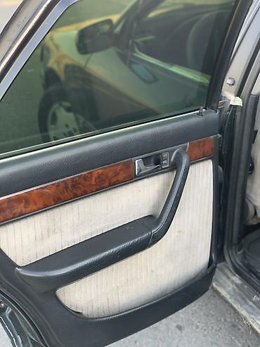 авто элек: Audi 100: 1993 г., 2.6 л, Кол менен иштөөчү, Газ, Седан — 10