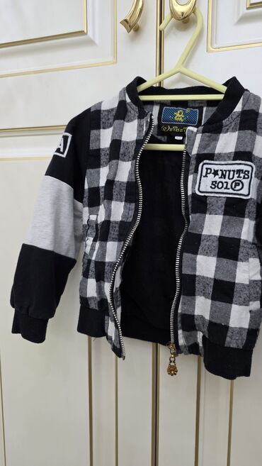 Верхняя одежда: Покупали в Корее. Смешная цена.Размер 100.Детская куртка-бомбер на — 4