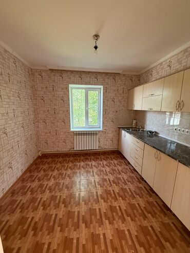 дома в чалдоваре: Дом, 70 м², 4 комнаты, Старый ремонт