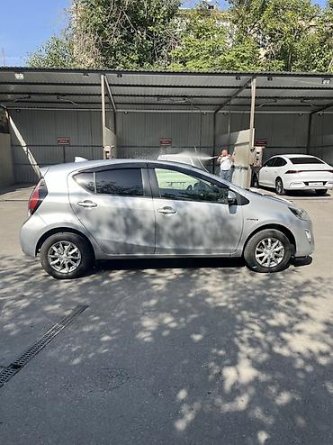 Toyota: Real alıcıya şirin endirim eliyecem Toyota Aqua Hybrid, gümüşü rəng, 5 — 4
