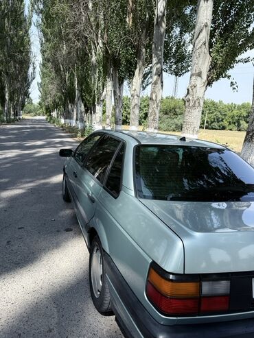кузов на пассат б3: Автомобиль Volkswagen Passat B3 седан в светло-зеленом цвете - Марка