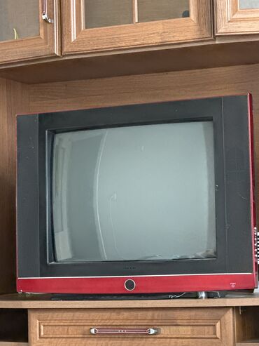 горка под телевизор: Продается телевизор,рабочий. К нему же отдадим dvd