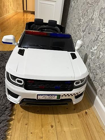 uwaq masini: Uşaq üçün elektrikli polis maşını – JC-002 - Korpus: ağ rəng, SUV — 1