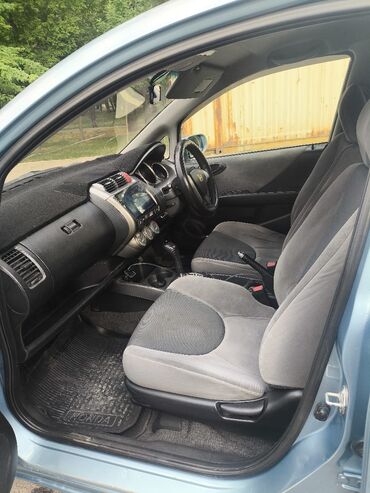 Honda: Honda Fit: 2005 г., 1.3 л, Вариатор, Бензин, Хэтчбэк — 7