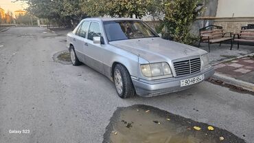 Mercedes-Benz: Mercedes-Benz E 220: 2.2 l | 1995 il Sedan — 6