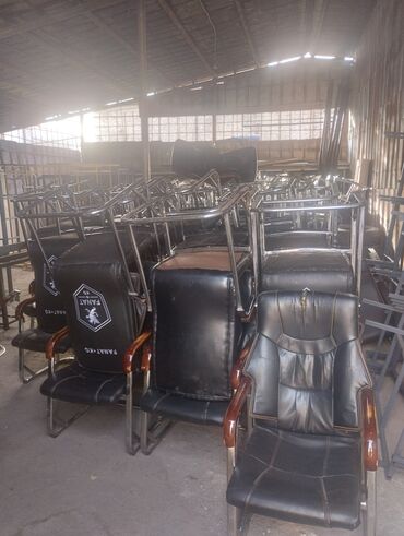 Игровые кресла: Игровое кресло, Б/у, Без колесиков, цвет - Черный, Экокожа — 5