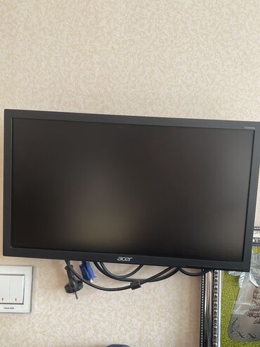 kompüter monitoru: Acer Monitor istifadə eləmədiyim üçün satışa qoyuram heç bir problemi