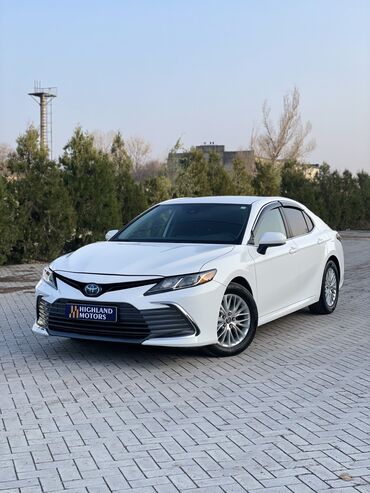 Toyota: Toyota Camry: 2021 г., 2.5 л, Автомат, Гибрид, Седан