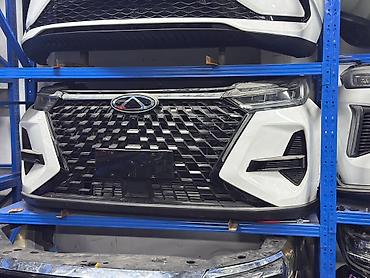 Бампер и комплектующие: Бампер Toyota, Новый, Оригинал — 36