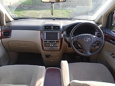 Toyota Ipsum: 2003 г., 2.4 л, Автомат, Бензин, Минивэн