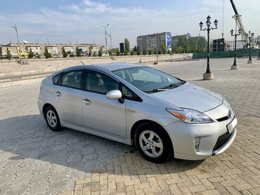 Toyota: Toyota Prius: 2015 г., 1.8 л, Робот, Гибрид, Седан