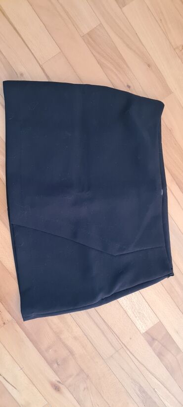 zimske suknje: M (EU 38), Mini, bоја - Crna
