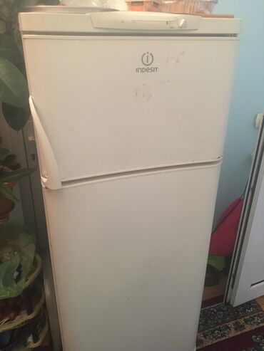 böyük soyuducu: Б/у Холодильник Indesit, Двухкамерный, цвет - Белый