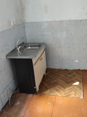 Divanlar: Açılan, 2 qapılı Düz dolab, Stenka