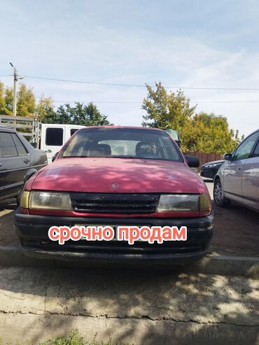 Opel: Opel Vectra: 1991 г., 1.6 л, Механика, Бензин