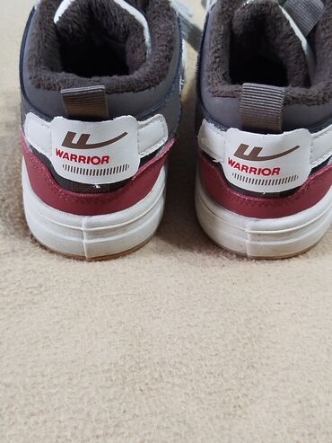 Детская обувь: Продаю детскую обувь в идеальном состоянии. Брали от 3500 сом. От 400 — 30