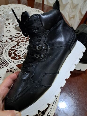 Gležnjače: Gležnjače, 38.5 — 2