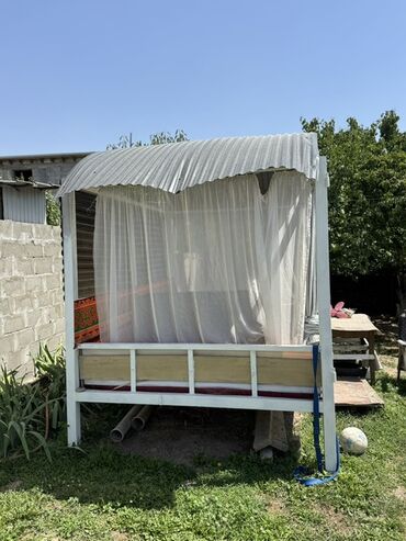 мебель из ореха: Тапчан 3 x 2 x 3 м, Металл