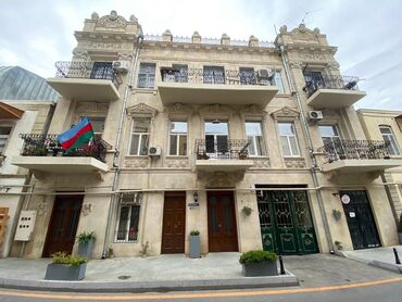 kürdəmirdə ev satılır: Bakı, 28 May, 2 otaqlı, Köhnə tikili, m. Sahil, 30 kv. m
