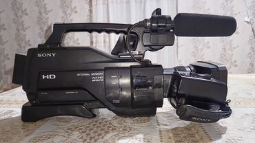 Videokameralar: Sony HD peşəkar videokamera Xüsusiyyətlər: - HD video çəkilişi - — 4