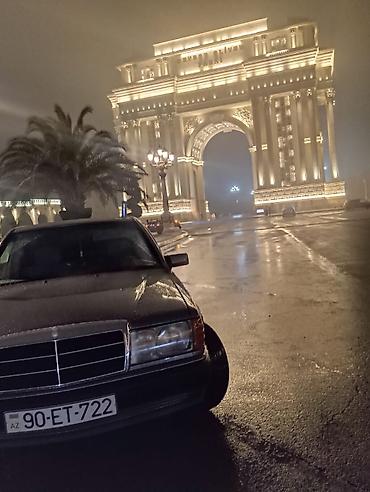 mercedes 190 stop: Mercedes-Benz 190E (W201) sedan - Kuzov: 4 qapılı sedan, metalik boz — 1