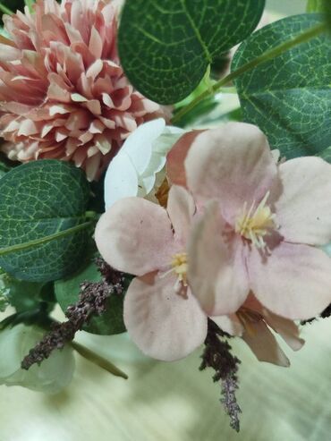 Süni güllər: RAZİNDƏ!!!!!! Gül dəsti vaza ilə bir yerdə. Pionlar və Evkalipt — 2