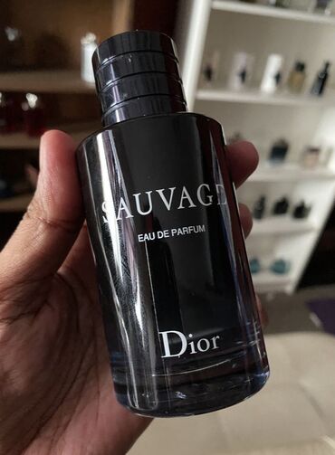 qara kişi kardiqanları: Dior Sauvage ətri qalıcılığ 2-3 gün Qramı 1 azn 30 ml 24 azn
