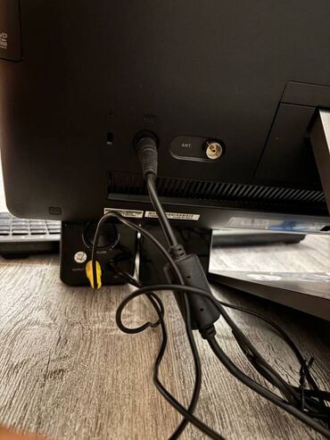 Masaüstü kompüterlər və iş stansiyaları: Продам сенсорный моноблок Asus на core i3. Память 500 гб, видеокарта — 7