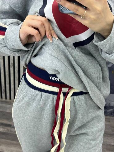 Dəstlər, kostyumlar: Paylaşılıan bütün geyimlər hər biri yenidir.İstəyən yazıb maraqlana — 3