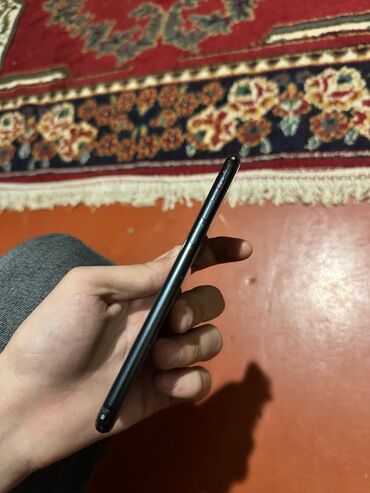 Apple iPhone: IPhone SE 2020, Qara, Qırıq — 4