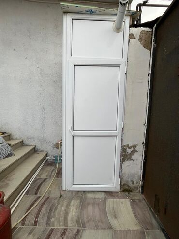 seyf qapi islenmis: Kombi üçün iskaf 110 eni 260 uzunluğu 95 de kapı Satilir iki aydır