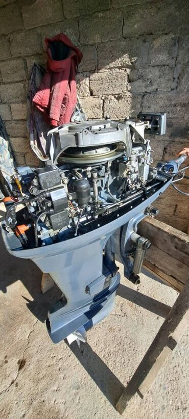 Yamaha 55 ideal veziyetdedi harda istenilse yoxlana biler. Qayiq uzunu