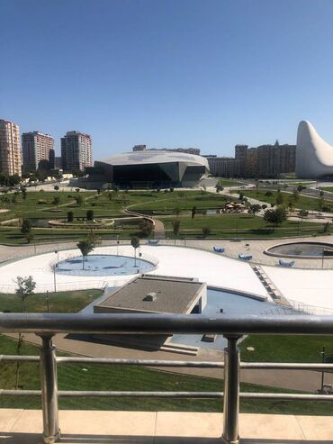 Uzunmüddətli kirayə mənzillər: Nərimanov metrosuna yaxın Heydər Əliev mərkəzinə yaxın 17 mertebeli — 16