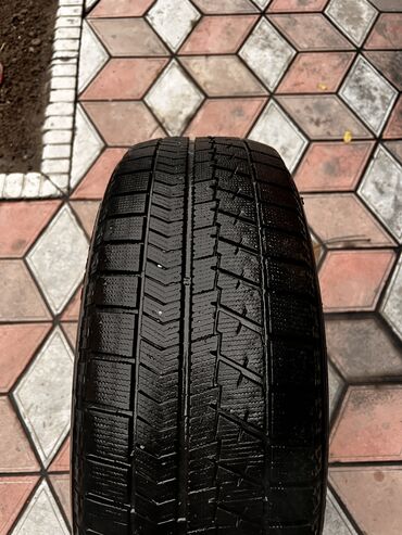 Шины: Шины 215 / 60 / R 17, Зима, Б/у, Комплект, Легковые, Япония, Bridgestone