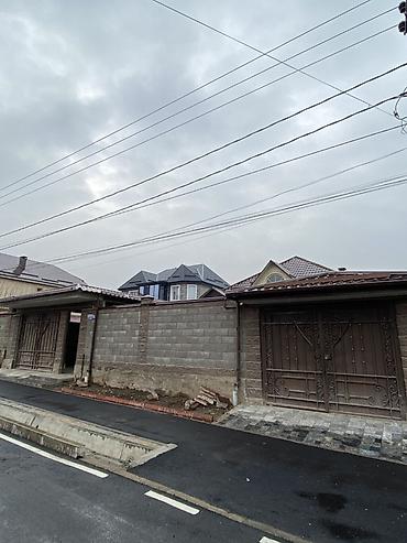 Продажа коттеджей и домов: Продается частный дом с внутренним двором и хозяйственными — 1